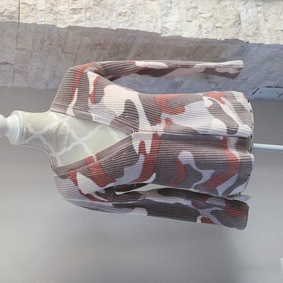 525 America Sweaters - 525 America camo vneck cardigan